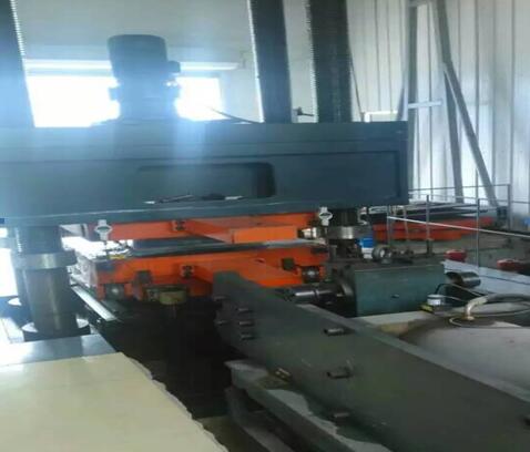 1000噸橡膠支座壓剪試驗(yàn)機(jī)